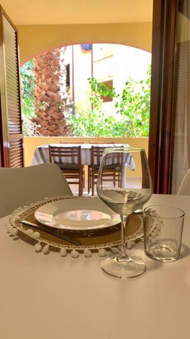 Nest House - Esclusivo Appartamento Marina Di Olbia- Mater Olbia - Beaches - Close To The Airport - Private Parking- Full Comforts - Eksteriør bilde