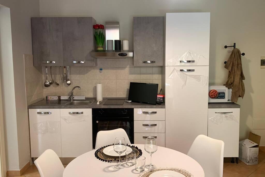 Nest House - Esclusivo Appartamento Marina Di Olbia- Mater Olbia - Beaches - Close To The Airport - Private Parking- Full Comforts - Eksteriør bilde