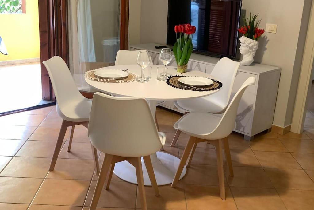 Nest House - Esclusivo Appartamento Marina Di Olbia- Mater Olbia - Beaches - Close To The Airport - Private Parking- Full Comforts - Eksteriør bilde